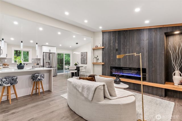 22518 Dorre Don Way, Maple Valley, WA 98038