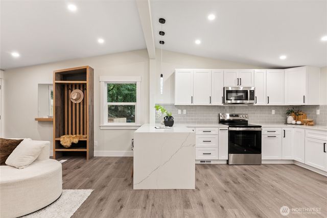 22518 Dorre Don Way, Maple Valley, WA 98038