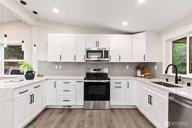 22518 Dorre Don Way, Maple Valley, WA 98038