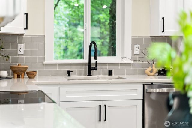 22518 Dorre Don Way, Maple Valley, WA 98038
