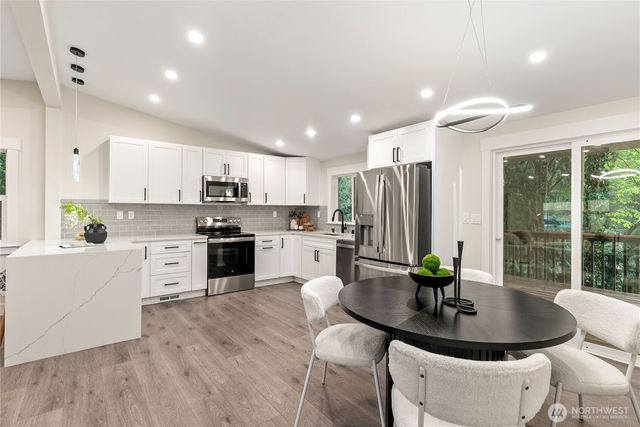 22518 Dorre Don Way, Maple Valley, WA 98038