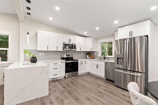 22518 Dorre Don Way, Maple Valley, WA 98038
