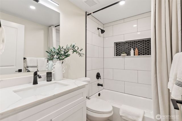 22518 Dorre Don Way, Maple Valley, WA 98038