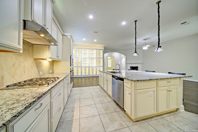 407 MISSION HILL RUN, New Braunfels, TX 78132