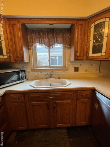 12156 Corvair Drive, Sterling Heights, MI 48312