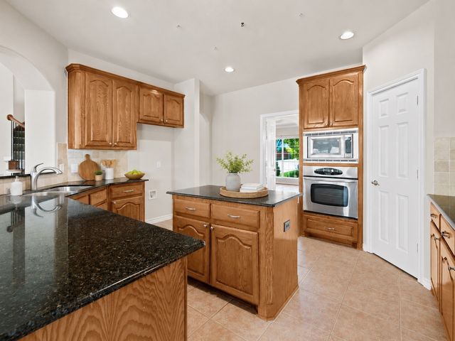 2703 Pottery Trail, Corinth, TX 76210