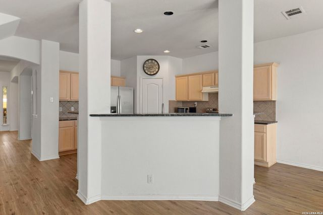 910 Thomas Ridge, San Antonio, TX 78251