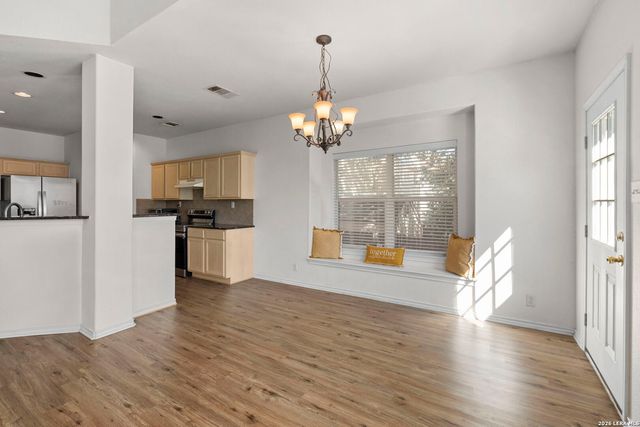 910 Thomas Ridge, San Antonio, TX 78251