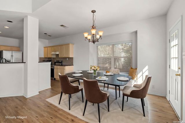 910 Thomas Ridge, San Antonio, TX 78251