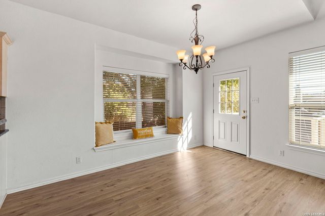 910 Thomas Ridge, San Antonio, TX 78251