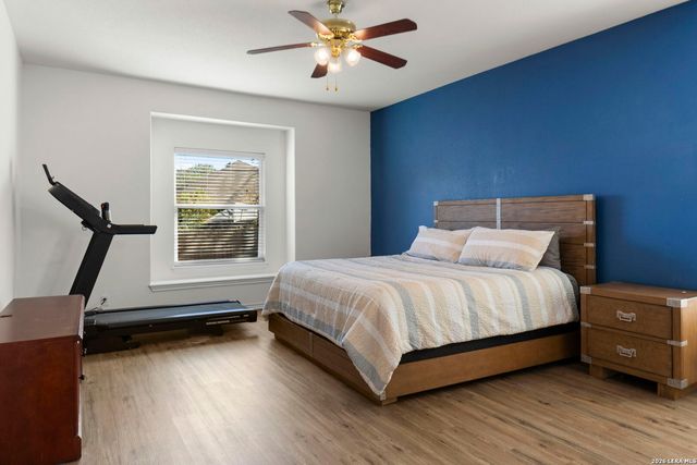 910 Thomas Ridge, San Antonio, TX 78251