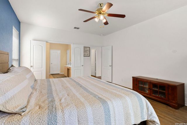 910 Thomas Ridge, San Antonio, TX 78251