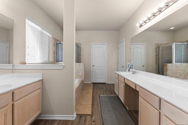 910 Thomas Ridge, San Antonio, TX 78251