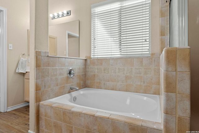 910 Thomas Ridge, San Antonio, TX 78251