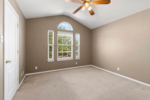 910 Thomas Ridge, San Antonio, TX 78251