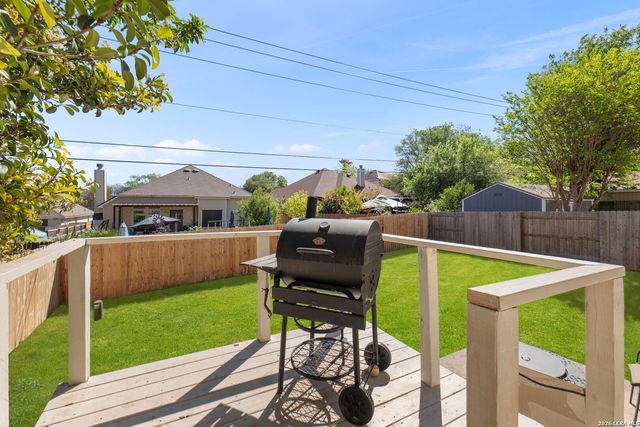 910 Thomas Ridge, San Antonio, TX 78251