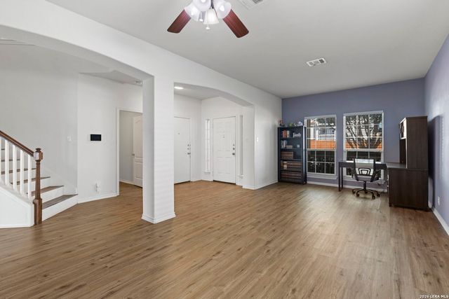 910 Thomas Ridge, San Antonio, TX 78251