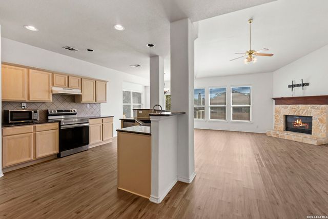 910 Thomas Ridge, San Antonio, TX 78251