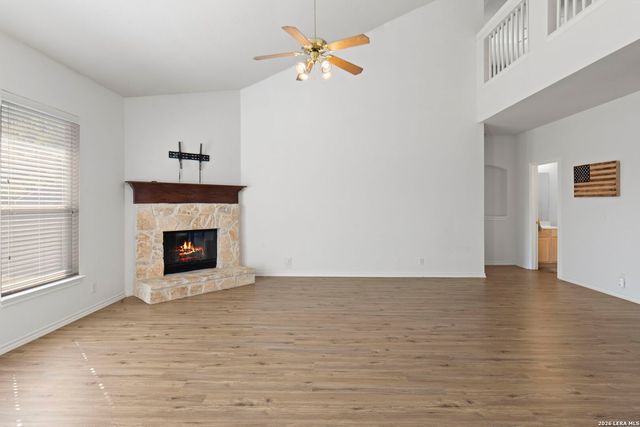 910 Thomas Ridge, San Antonio, TX 78251