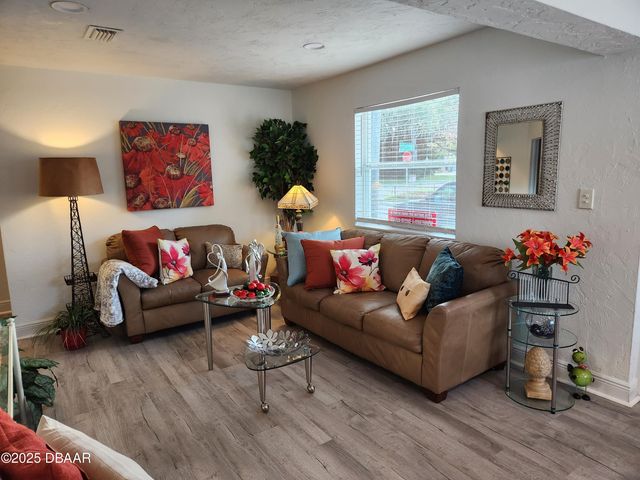 301 Fletcher Avenue, Daytona Beach, FL 32114