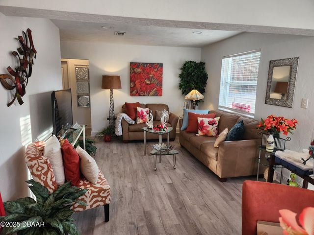 301 Fletcher Avenue, Daytona Beach, FL 32114