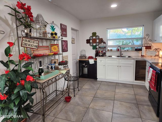 301 Fletcher Avenue, Daytona Beach, FL 32114