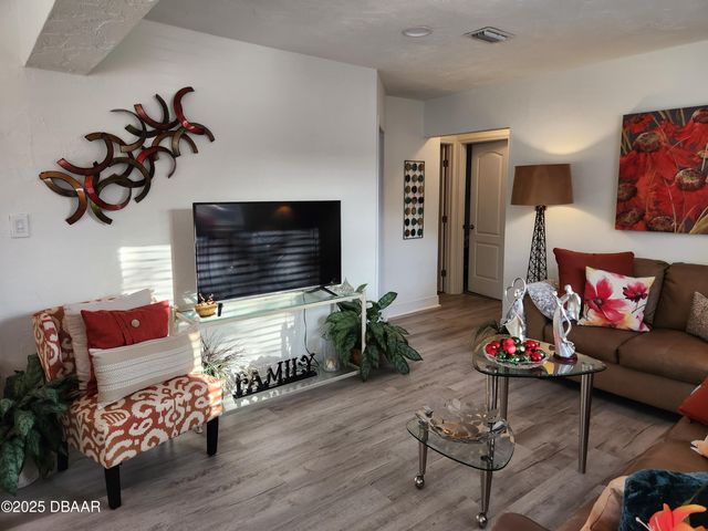 301 Fletcher Avenue, Daytona Beach, FL 32114