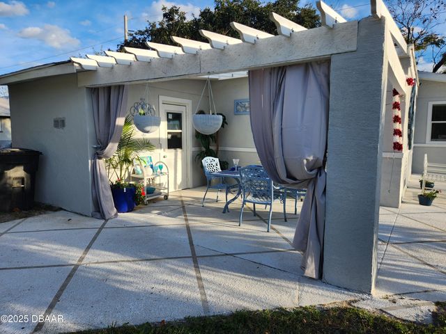 301 Fletcher Avenue, Daytona Beach, FL 32114