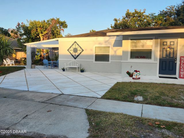 301 Fletcher Avenue, Daytona Beach, FL 32114