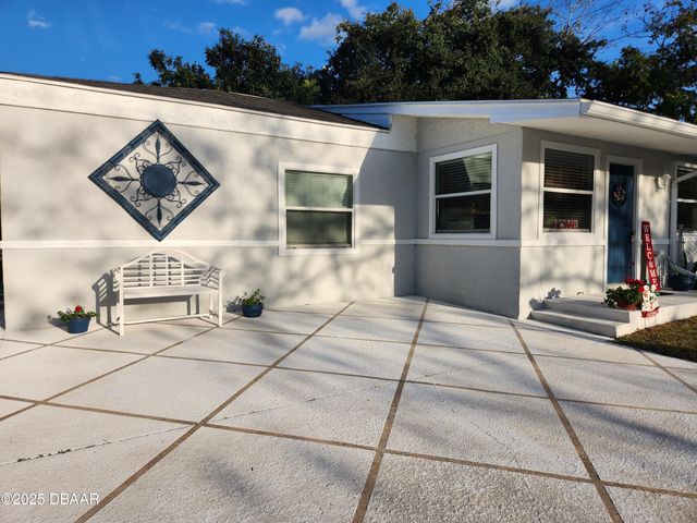 301 Fletcher Avenue, Daytona Beach, FL 32114