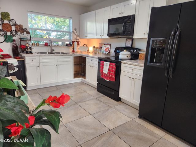 301 Fletcher Avenue, Daytona Beach, FL 32114