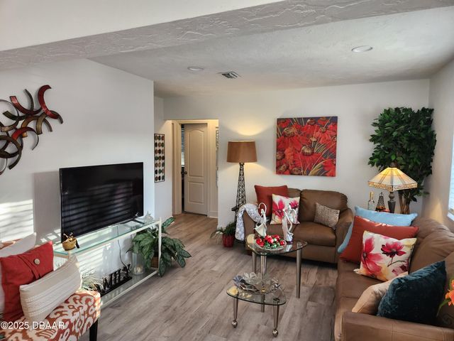 301 Fletcher Avenue, Daytona Beach, FL 32114