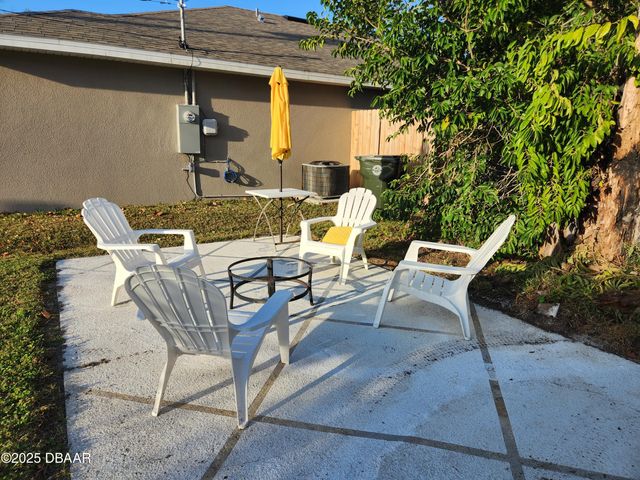 301 Fletcher Avenue, Daytona Beach, FL 32114