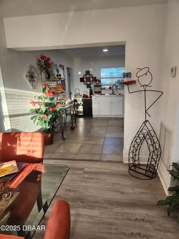 301 Fletcher Avenue, Daytona Beach, FL 32114