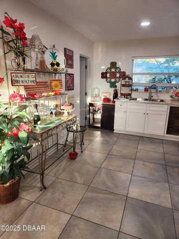 301 Fletcher Avenue, Daytona Beach, FL 32114