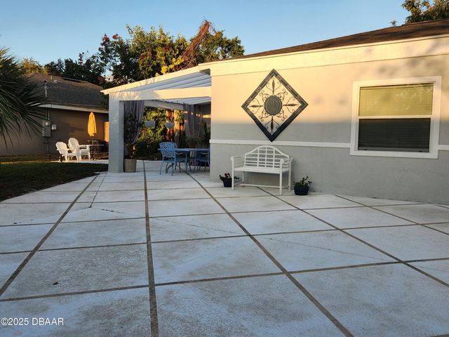 301 Fletcher Avenue, Daytona Beach, FL 32114