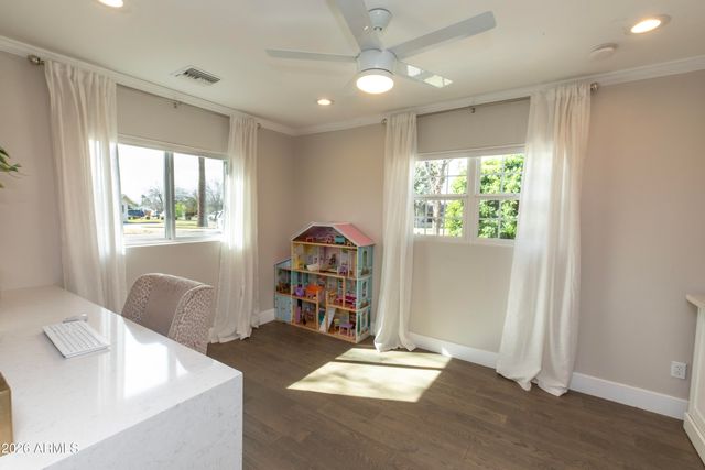 4330 E MITCHELL Drive, Phoenix, AZ 85018