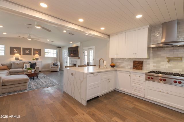 4330 E MITCHELL Drive, Phoenix, AZ 85018