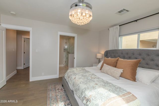 4330 E MITCHELL Drive, Phoenix, AZ 85018