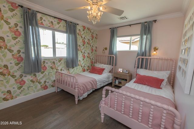 4330 E MITCHELL Drive, Phoenix, AZ 85018