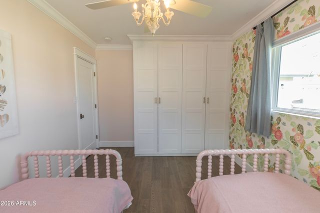 4330 E MITCHELL Drive, Phoenix, AZ 85018