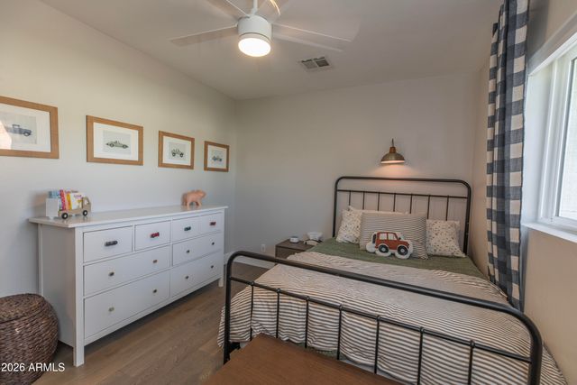 4330 E MITCHELL Drive, Phoenix, AZ 85018