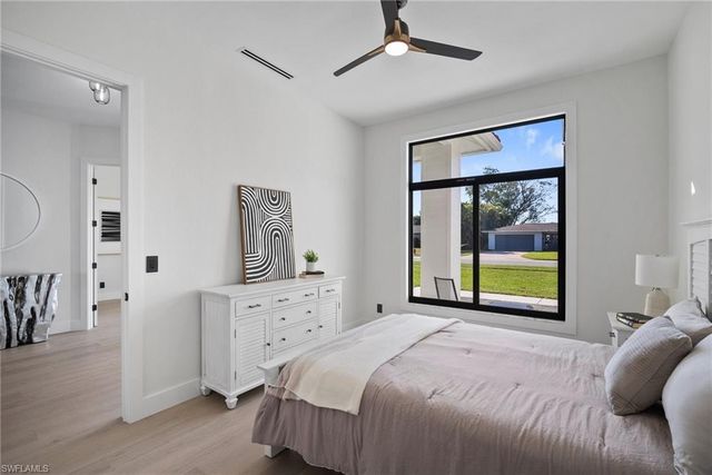 1677 Northgate DR, Naples, FL 34105