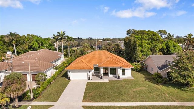1677 Northgate DR, Naples, FL 34105