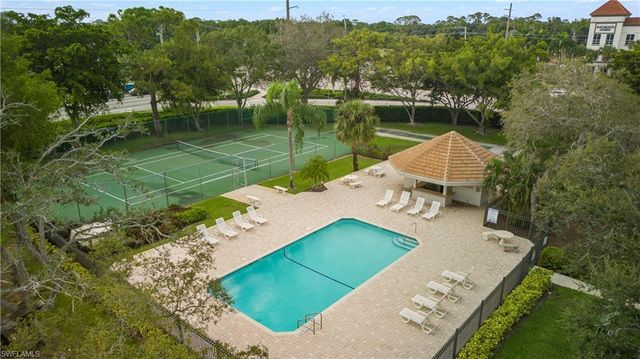 1677 Northgate DR, Naples, FL 34105