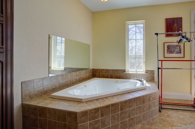 1684 Rocky River, Canyon Lake, TX 78133
