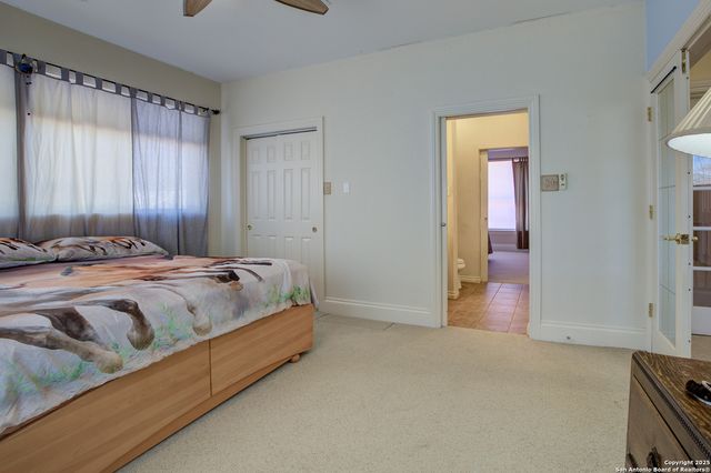 1684 Rocky River, Canyon Lake, TX 78133