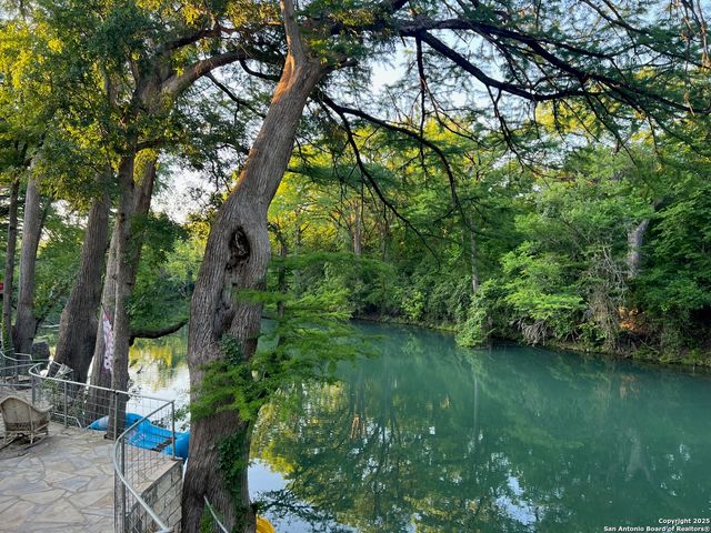 1684 Rocky River, Canyon Lake, TX 78133