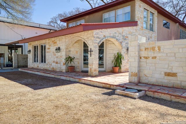 1684 Rocky River, Canyon Lake, TX 78133