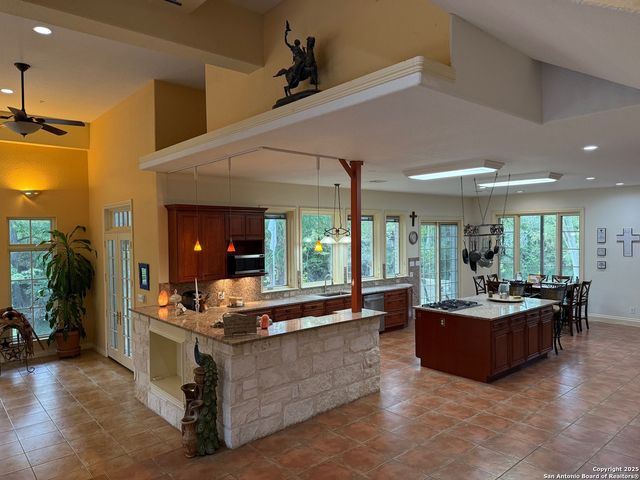1684 Rocky River, Canyon Lake, TX 78133